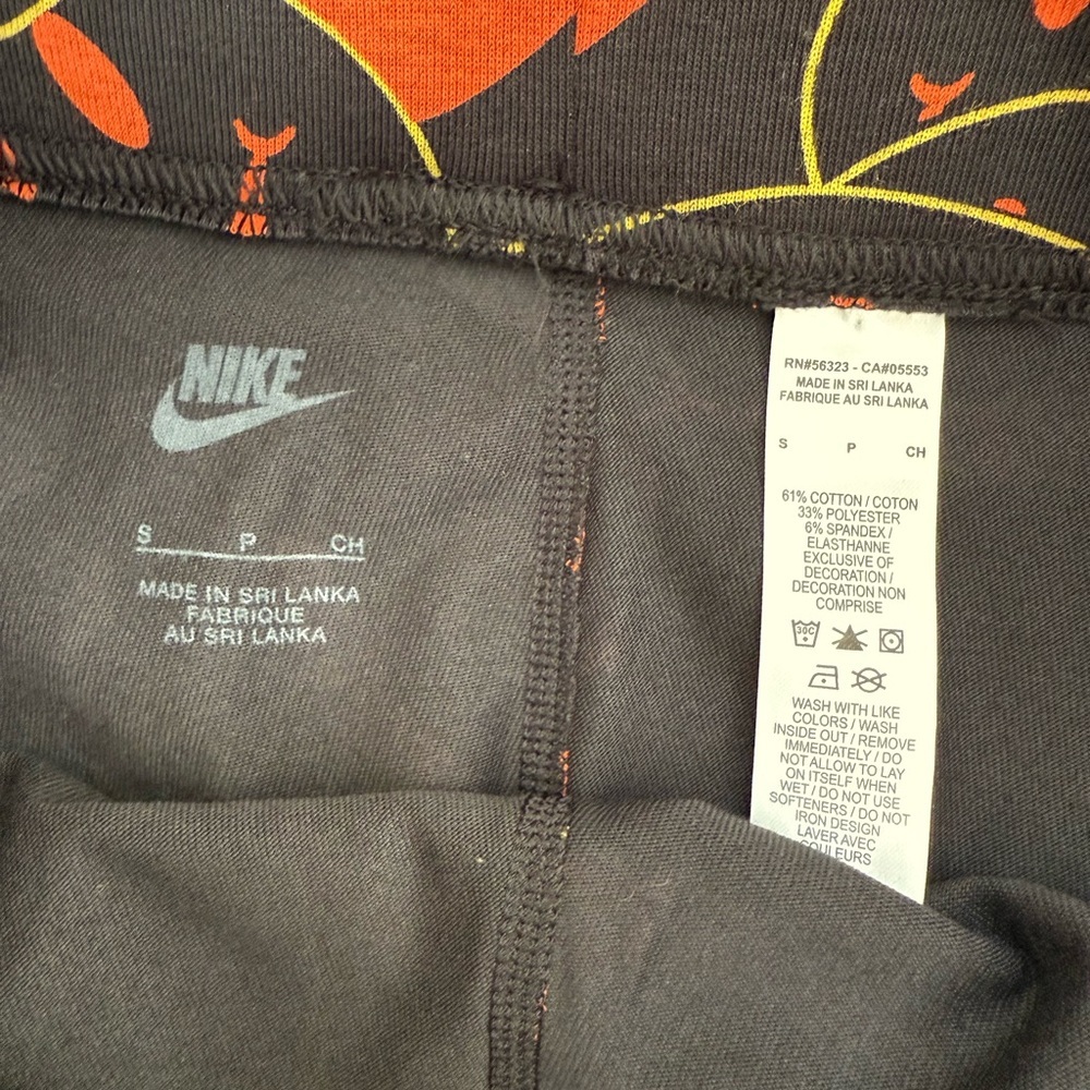 Nike Mid Rise Essentials Bike Shorts - Picture 4 of 10